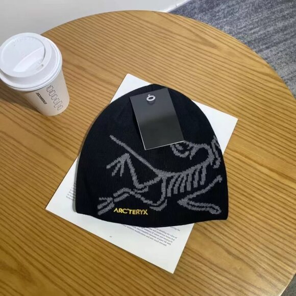 New Arcteryx Bird Head Black Toque Beanie Orca black Merino hat for winter - Picture 1 of 4